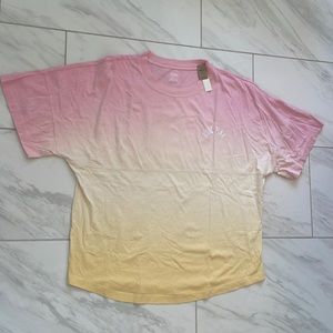 Women’s shirt by pink